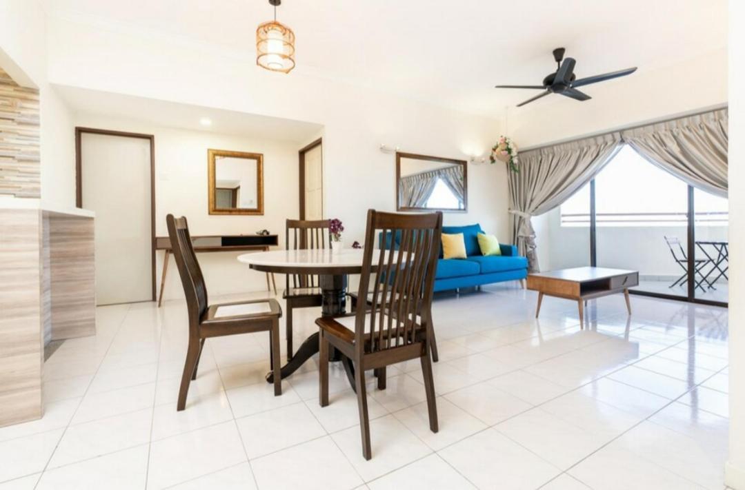 Executives Pantai Seaview Batu Ferringhi 2704 - 2 Bedrooms エクステリア 写真
