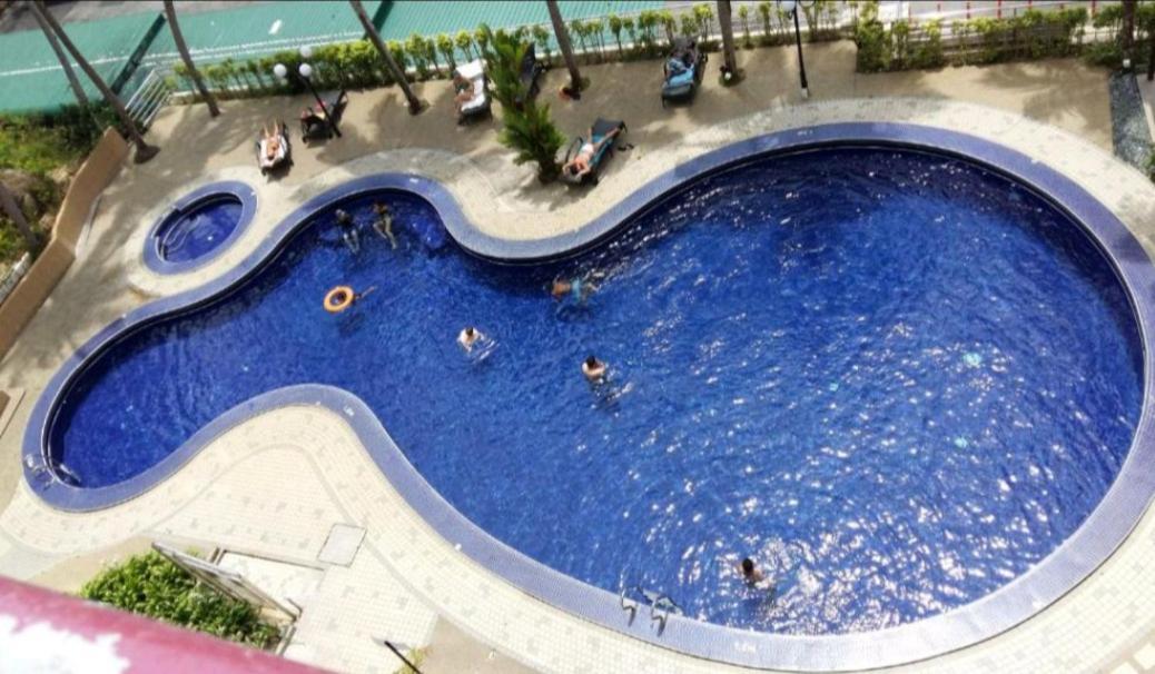 Executives Pantai Seaview Batu Ferringhi 2704 - 2 Bedrooms エクステリア 写真